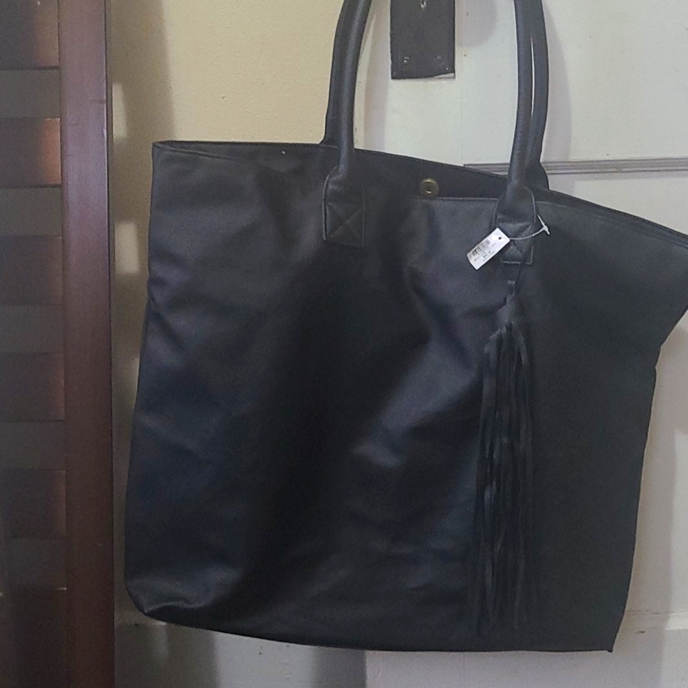Leather Tote bag.  Perfect size too!